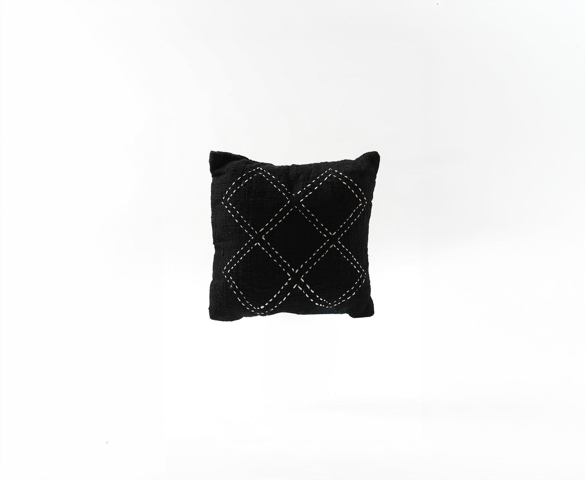 Tao cushion - SOLIII